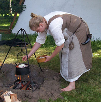 Mad er MEGET vigtig, der hekse-trylles god mad til gruppen - 2013